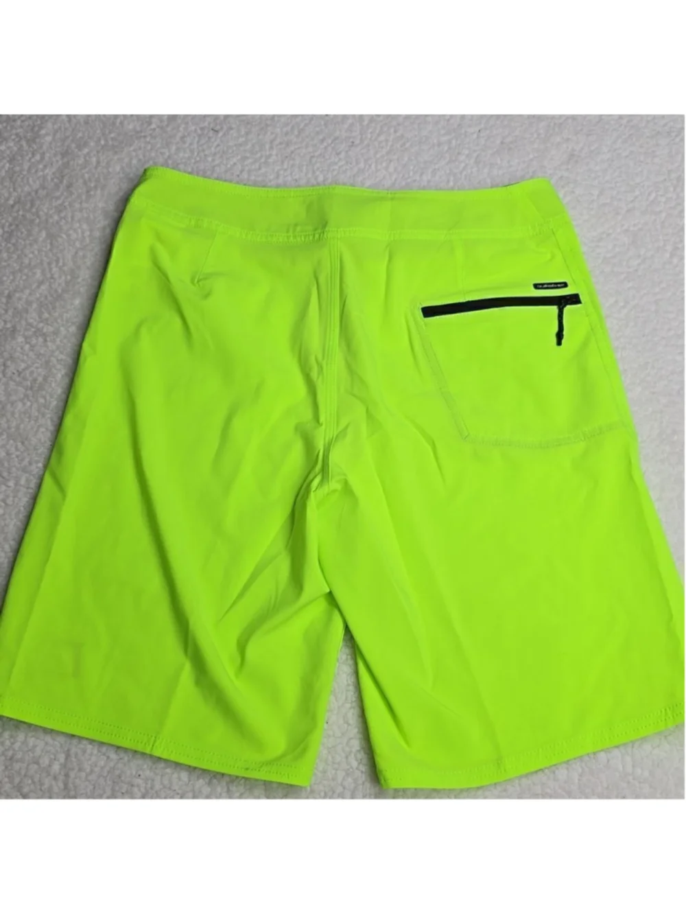 632 NWT Quicksilver Surfsilk Kaimana 20